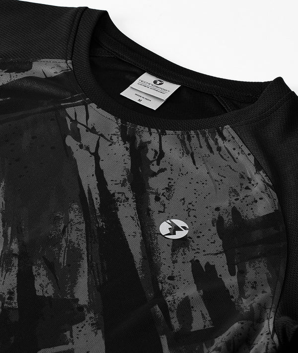 Women Abstract Print Slim Fit Crew Neck T-shirt with TECHNO COOL+