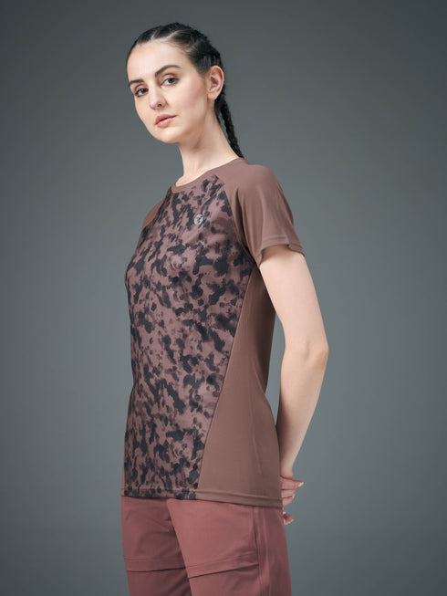 Women Abstract Print Slim Fit Crew Neck T-shirt with TECHNO COOL+