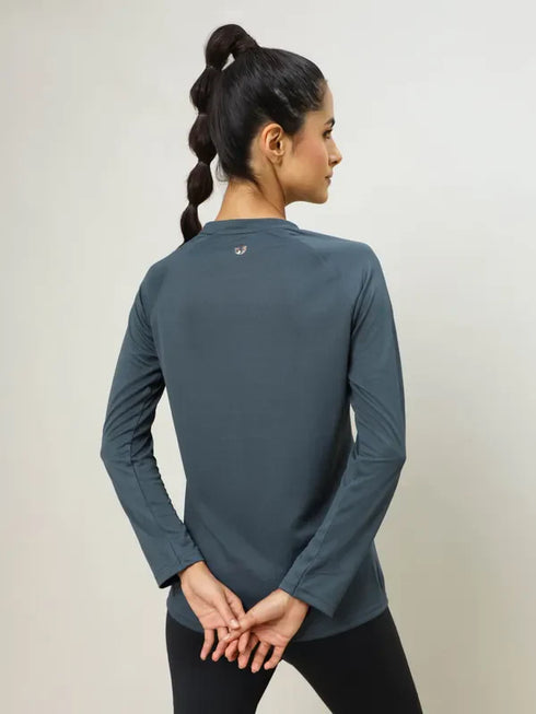 Women Solid Slim Fit Crew Neck T-shirt with TECHNO COOL+