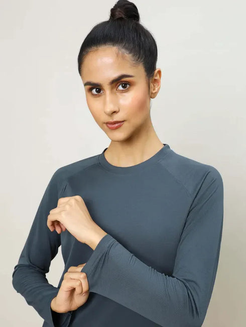 Women Solid Slim Fit Crew Neck T-shirt with TECHNO COOL+