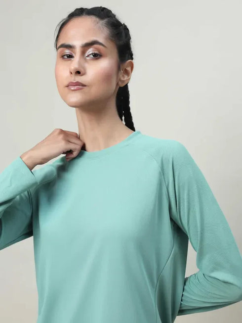Women Solid Slim Fit Crew Neck T-shirt with TECHNO COOL+