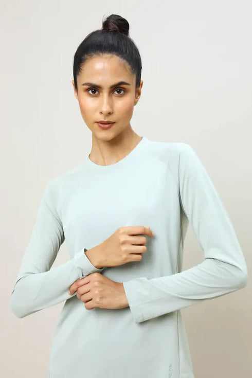 Women Solid Slim Fit Crew Neck T-shirt with TECHNO COOL+