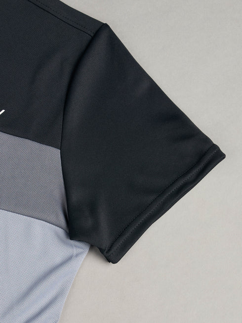 Women Colorblock Slim Fit Round Neck Sports T-shirt with TECHNOCOOL+