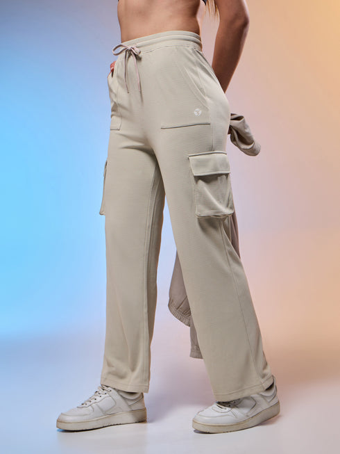 Women Solid Straight Fit Cargo Trackpants with TECHNOCOOL+
