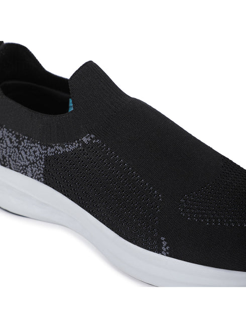 WANDER Black Women's Walking Shoes