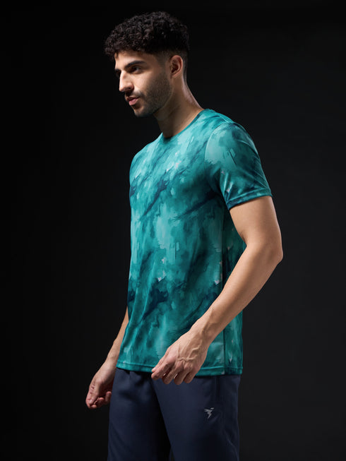 Men Abstract Print Slim Fit Crew Neck T-shirt with TECHNO COOL+