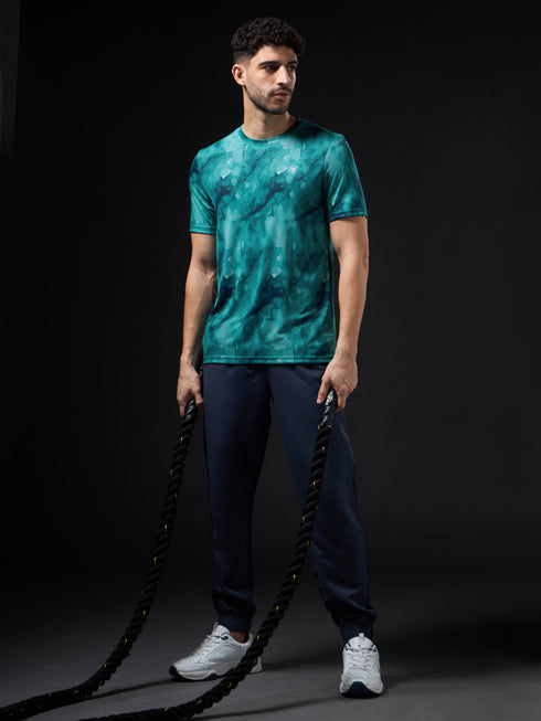 Men Abstract Print Slim Fit Crew Neck T-shirt with TECHNO COOL+