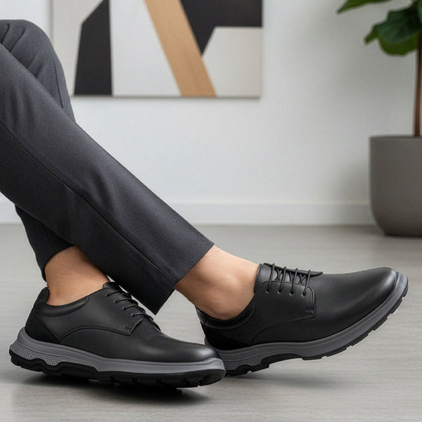 Men's Lace-Up Leather Casual Shoe with Lightweight Comfort Sole