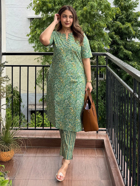 Green Pure Cotton Paisley Printed Straight Kurta Set