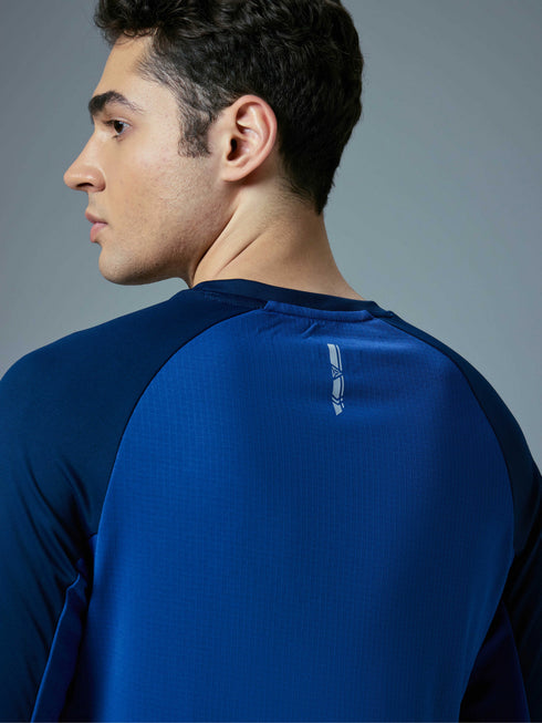 Men Colorblock Slim Fit Crew Neck T-shirt with TECHNO COOL+