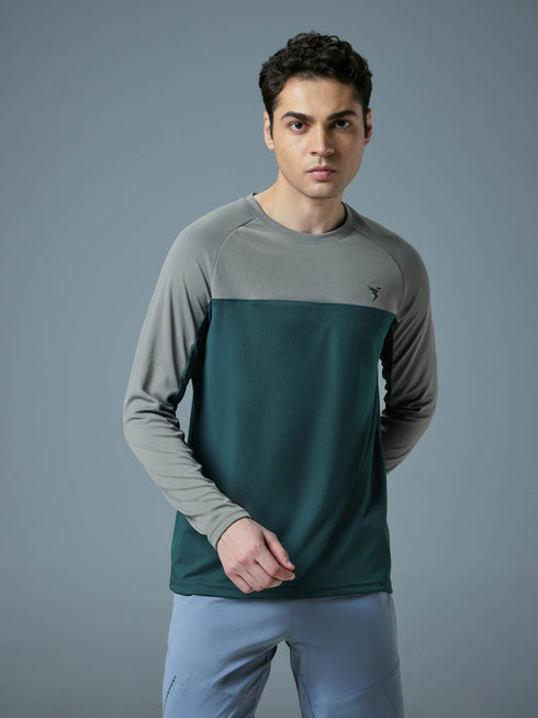 Men Colorblock Slim Fit Crew Neck T-shirt with TECHNO COOL+