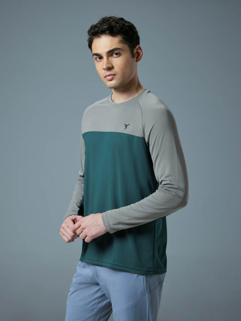 Men Colorblock Slim Fit Crew Neck T-shirt with TECHNO COOL+