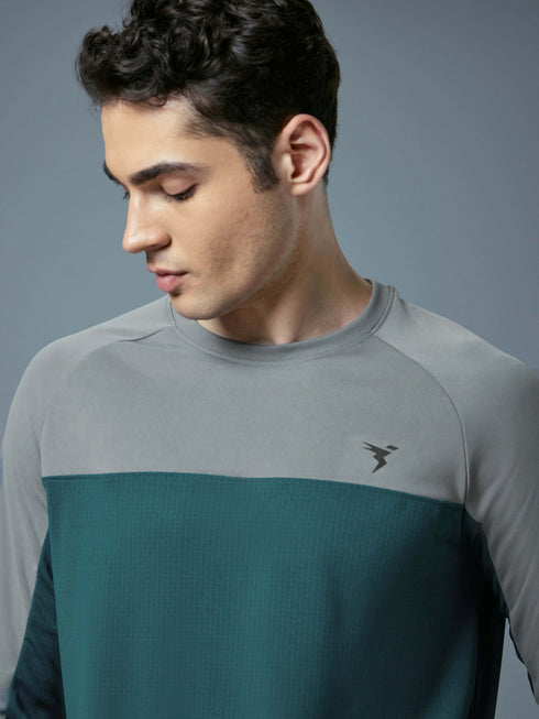 Men Colorblock Slim Fit Crew Neck T-shirt with TECHNO COOL+