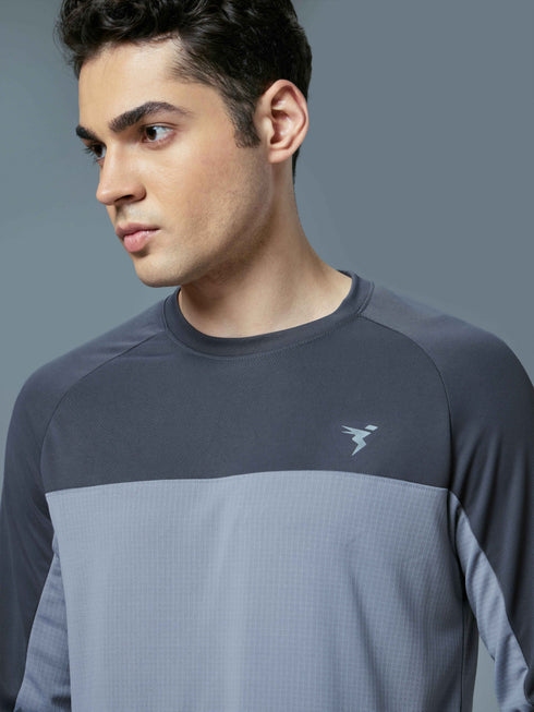 Men Colorblock Slim Fit Crew Neck T-shirt with TECHNO COOL+