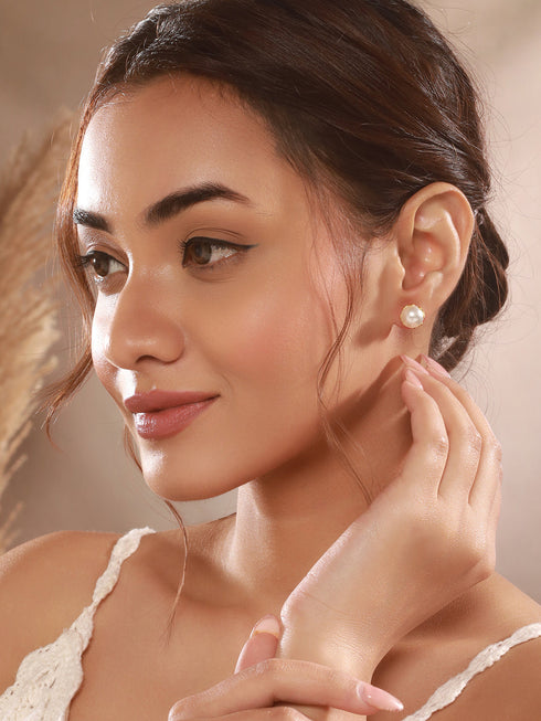 Gold plated Pearl studed earring