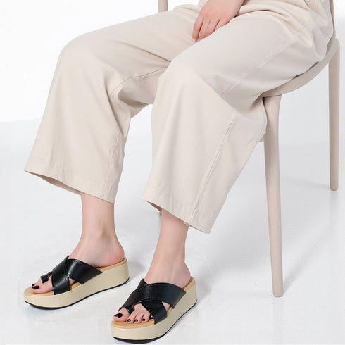 Women's Toe-Ring Crisscross Wedge Sandals